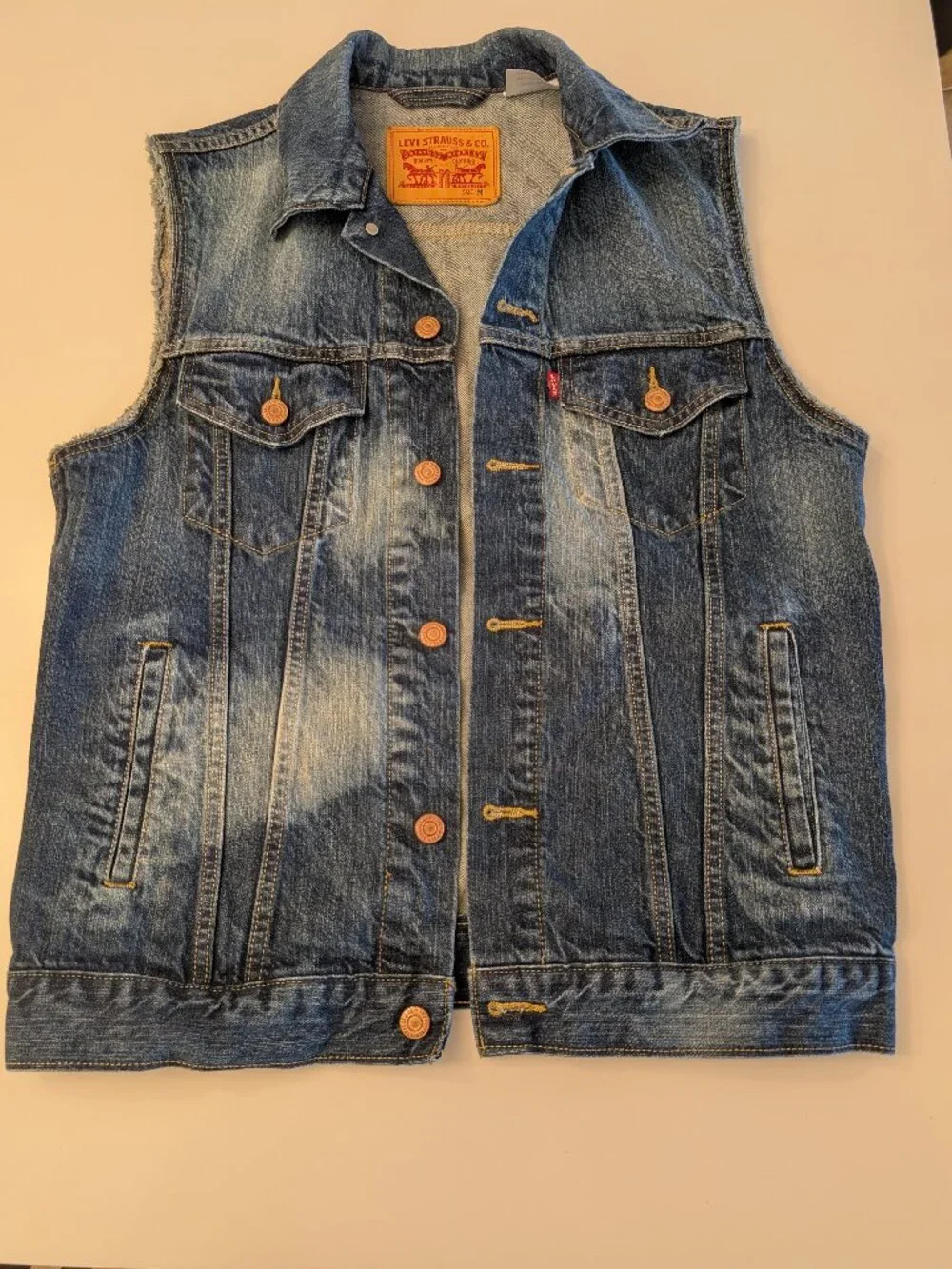 Levi’s Denim Trucker Vest – Men’s Medium (Cut-Off Sleeves)